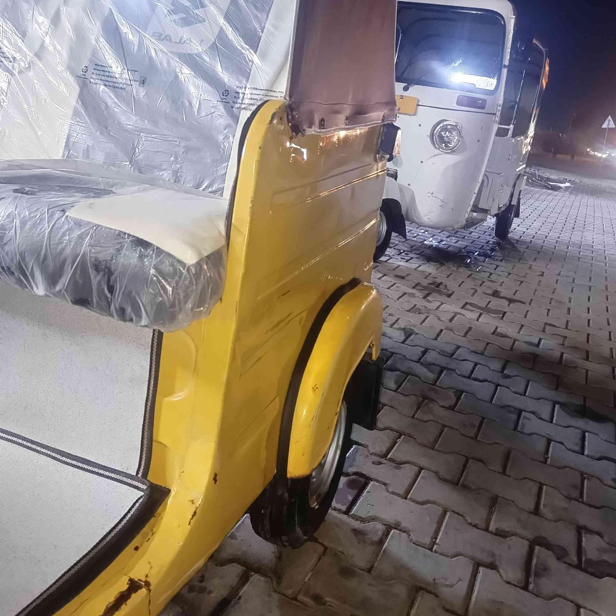 سلام عليكم تكتك للبيع 20 شهر 11 خير من الله مرقمه تكتك حلوه كدام عينك بسمي تحويل ثاني يوم *********** بغداد الحسينيه الراشديه  سعر(5800) وبيها مجال
