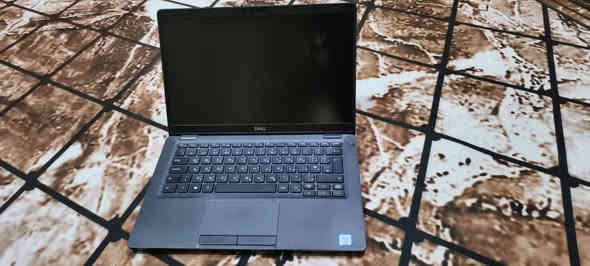 السلام عليكم لابتوب ديل 5300معالج كور اي5 الجيل 8 
الهارد 256ssd
رام16  
كرت الشاشه 4شير داخل 
حجم الشاشه 13.3
يشغل ببجي 90افريم 
ويشغل ماين كرافت يعني لابتوب زين 
لابتوب نضيف 95%
ملاحظة بسيطه عندك الشاشه بيها خط اصغير بس ما مأثر على الشاشه وتجي وتفحص على راحتك 
يجي ويا شاحنه الاصليه مالته ويجي ويا الجنطه ويجي ويا ماوس 
ودقة الشاشه كلش زينه 
سعره 225روح ودور بل سوك ماكو هيج سعر 
مكاني بصره صبخة العرب 
رقم***********
