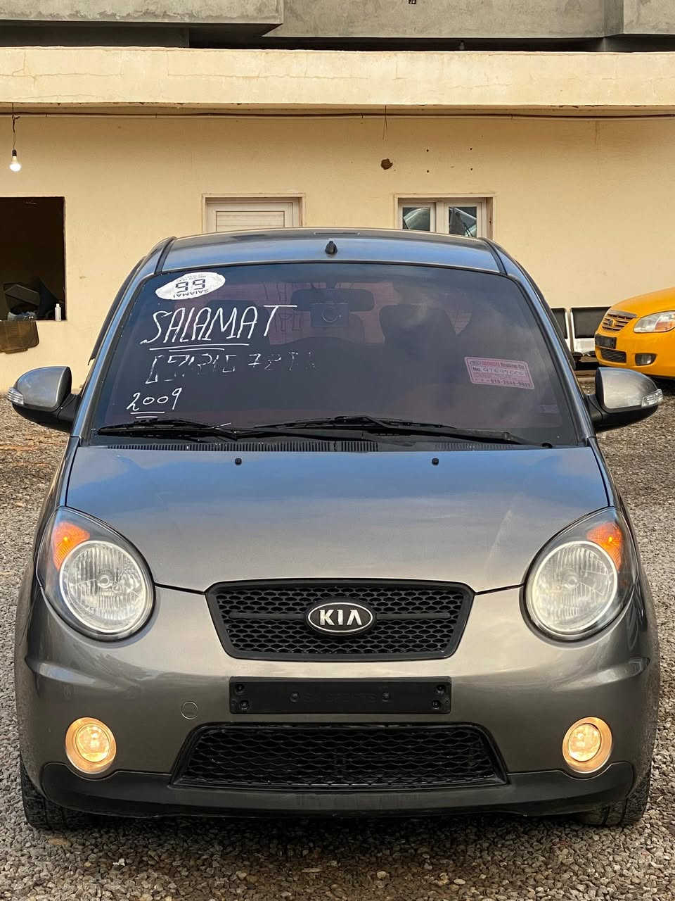 ✨ #معرض_المسار_الصحيح_يقدم_لكم ✨
عرض اليوم وعلى بركة الله ✅ :

• 🔑نوع السيارة: كيا  

• 🏎️ الفئة : بيكانتو 

• 📅 سنة الصنع: 2009

• 📈 المسافة المقطوعة: 70 الف KM

• 🎨 اللون الخارجي : قنتشي

• 🛋️ لون الداخلية : أسود

المواصفات الفنية:

• ⚙️ المحرك: 1.3 🐎 

• 🕹️ ناقل الحركة: اوتوماتك 

• ⛽ نوع الوقود: بنزين 

✨ كماليات السيارة:

• مكيف ديجيتل 

• مرايات كهربائية  

•تسخين في المقاعد 

• مسجل 

•فليتشة في المراية 

• مفتاح كود 

•كراسي جلد  

•سيرية ايطارات جديدة 

• حساسات خلفية 

•ديسكو 16 

الحالة العامة:

• 🛠️ تم الكشف على السيارة ولا وجود لأي اعطال

• الكربون الاصلي وبالكشف والضمانة ✅

• خالية من القص والسوس والحوادث ✅

• أوقات العمل والاتصلات : من 10:30 صباحاً الى 8 مساءً 🕰️

• مكان المعرض : طرابلس طريق الجبس ✅ 

  للتواصل:

• 📍 موقع المعرض على خرائط قوقل  الفرع الاول : https://maps.app.goo.gl/45Z5WPXAGxrwD9Jn8?g_st=ic

• 📞 للاستفسار: 093.119.09.01


**إذا كنت صاحب هذا الإعلان وتريد حذفه لأي سبب، رجاءا أرسل رسالة إلى الدعم الفني**