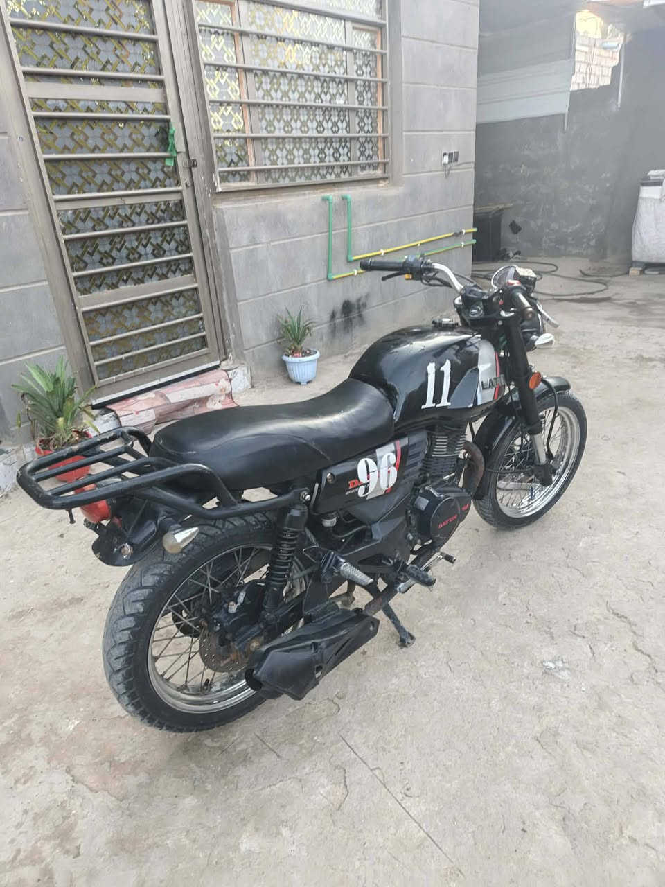 دراجه للبيع دايوان 21السعر السعر مليون ومئهمقفوله كفاله عامه1100
***********
