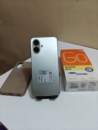 تكنو سبارك ذاكرة 128 بلادي مامفتوح مع كارتونة+حافظة+لزكة فقط سعر 100قف...