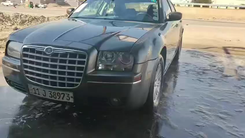 سلام عليكم  للبيع اوبامه موديل 2008 السياره بشرط مكينه وكير وحداده اماميه خلفيه وتخم تاير ما صايرله 10  تيام والمكينه صارله  شهر كارتون بعدهي وترايك وين ميعجبك رقم بغداد سنويه لل 30 رقم انكليزي مداور ثاني يوم  سعره 95 وهاذ رقمي بي واتساب ***********
