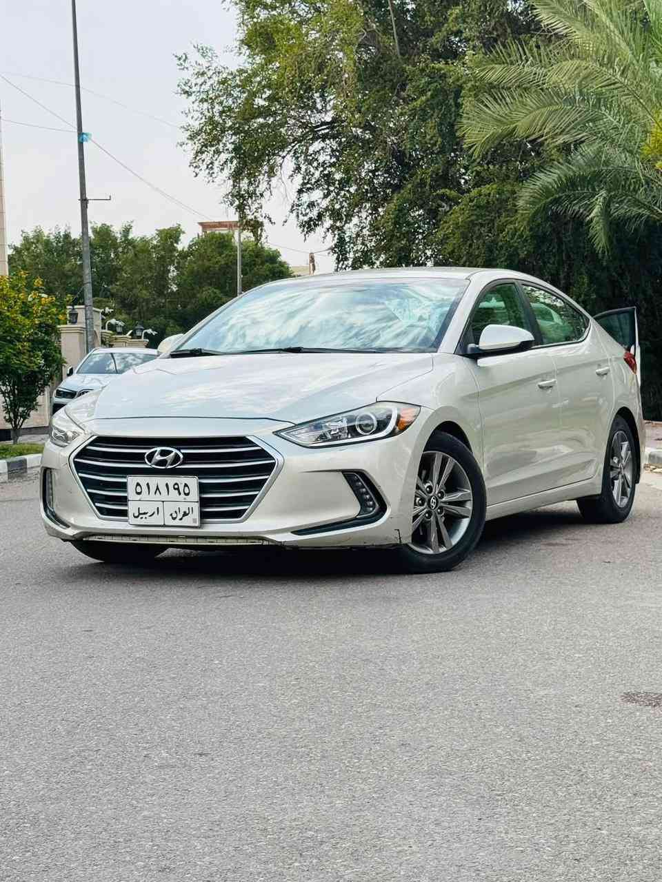 النترا٢٠١٧امريكي 
محرك ٢٠٠دوش 
سياره فول مواصفات ماعده فتحه
رادارت 
كشنات تدفئه
لايت زنون 
تحكمات ستيرن 
مواصفات فول معروفه
سونار موضح بل منشور
بغداد حي جهاد 
***********
السعر ١٢٥بيهه مجال
