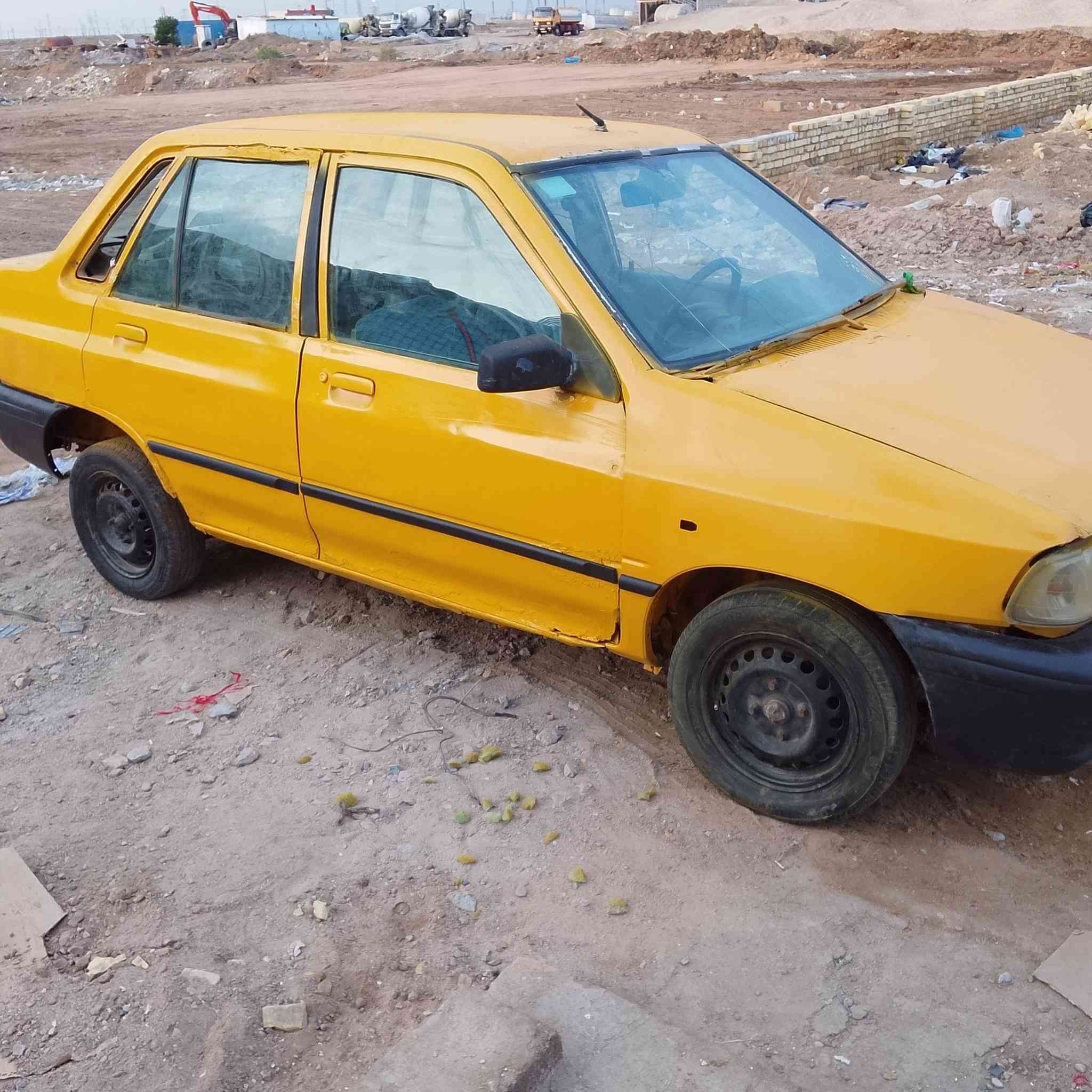 سلام عليكم م12رقم ميسان حمر جاهزه سعر 700الف كوم حديد ***********
