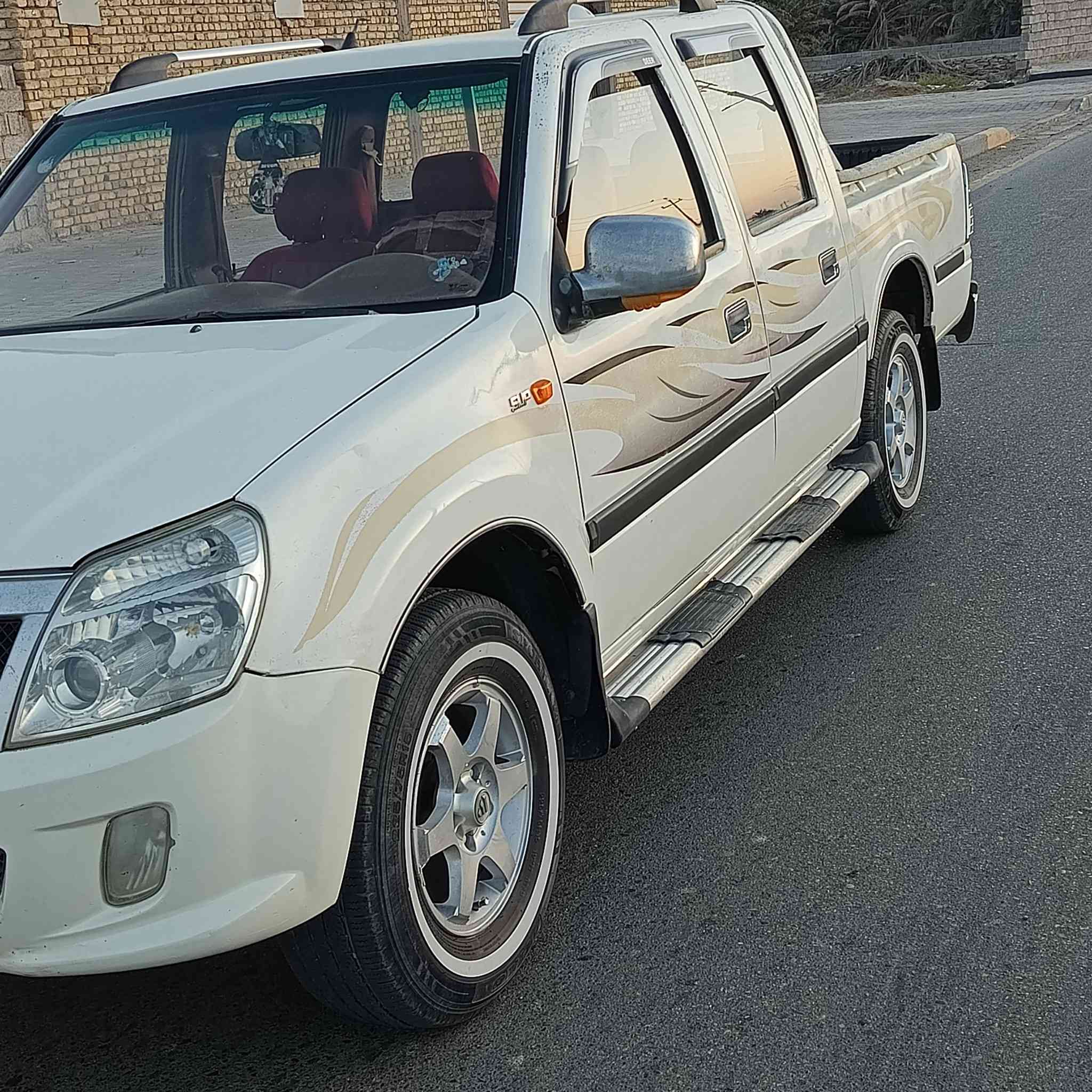 السلام عليكم سياره فتون مديل 2012 رقم بغداد سنويه جديده مكفوله كفالة عامه من الحادث و الضربه محرك كير حداديه تبريد تخم تايرات كهرباىيات شغاله السعر 50 وبيها مجال العنوان السماوه الرقم الهاتف ***********
