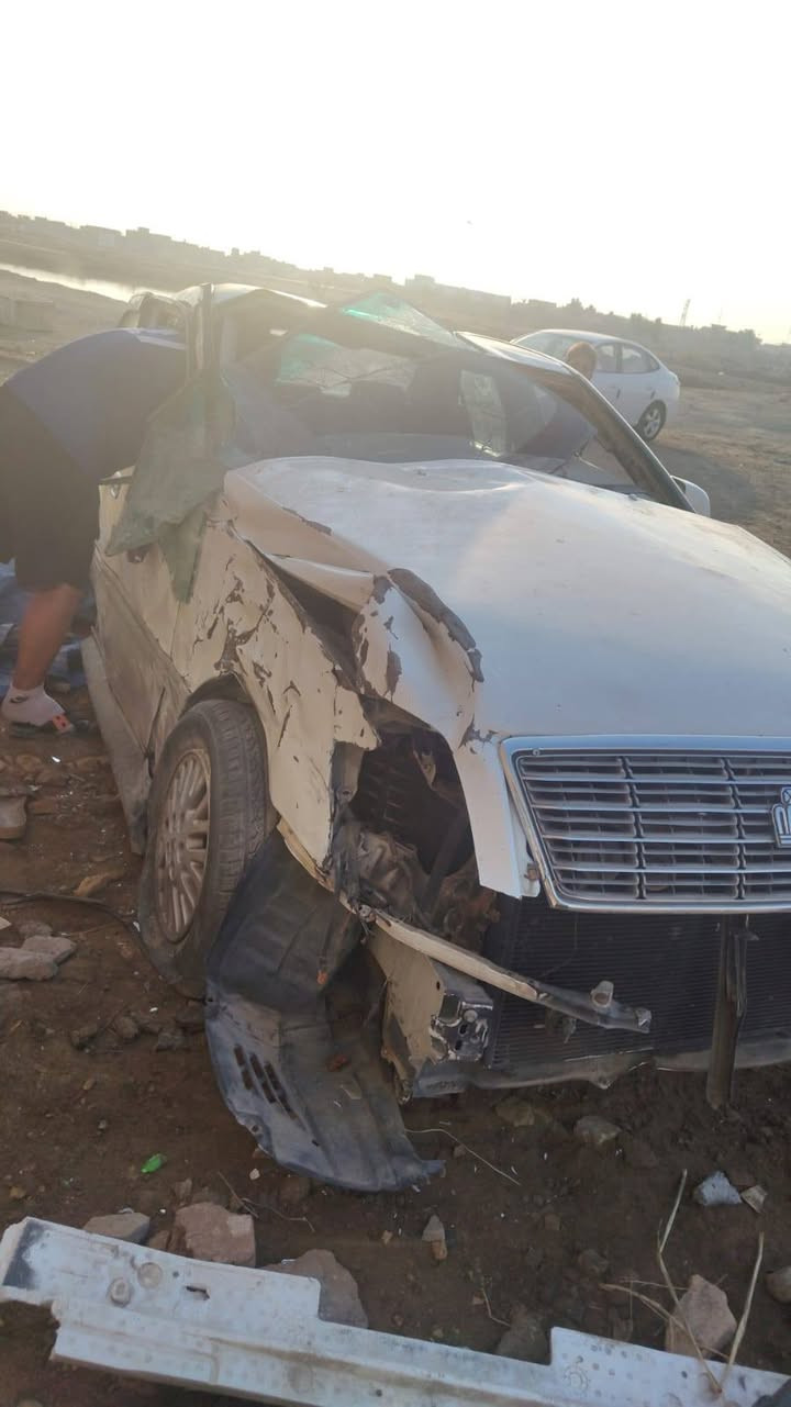 السلام عليكم
سيارة جنون بيها حادث للبيع كما موضح بالصورة 

***********
