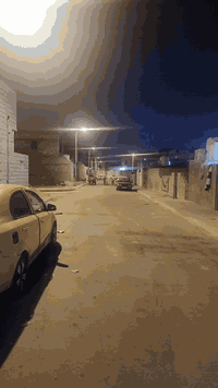 أقرا المنشور جيدا وراسلني مااجاوب على الفيس والتعليقات 

السلام عليكم ..بيت للبيع  250 م مربع 
في الزبير الصحفيين الأولى قريب على الشارع الخدمي لشارع سفوان وأيضا قريب على عقارات المصطفى  بناء 2024 خريطة حلوه بلوك وكونكريت مسلح 

. ..يحتوي على 
غرفتين 4.6
موزع كبير حمامات داخلي 
مطبخ 4.6
هول4.30 .6
ديوان 4.6
حديقه وكراج كبير 
حمام خارجي 
البيت نقصه سقف ثانوي فقط 

السعر المطلوب 135 وبي مجال للجاد واتسااااب
***********

اخوان البيت بلديه بدون رقم هو المربع كله هيج جاي يمشون بمعاملات التمليك أن شاء الله
