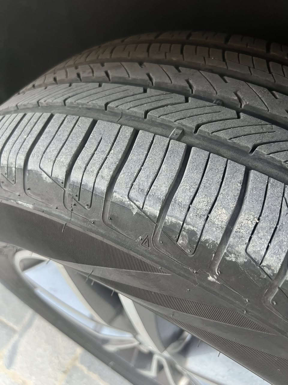 السعر ١٥٥ وبيها مجال شي بسيط
جيب موديل ٢٠١٧ وارد امريكي لمتد فول مواصفات 

 بصمة تشغيل وبصمة ابواب جنطة بصمة وتشغيل عن بعد 

شاشة ابل كار بلي بحجم كبير 
قطعتين تبريد
جنطة كهرباء
يدات ومري نيكل 

كشنات كهرباء كشنات جلد كشنات تدفئة فتحة سقف سلايد روف 

أشارات بالمري و مري قلاب مع الرجوع 

ومري هيتر و سيترن هيتر 

 داخل بيجي مال وارد خليجي مو اسود 
حدادية ممتازة
كهربائيات كاملة
محرك مبدل جديد

تخم تاير وكالة جديد
تبريد ثلج ومعروف تبريد الجيب
سيارة صافية بدون نقص و ترايها يحكم ، 

رقم بغداد أنگليزي بإسمي ،

حادث جانبي بيها صبغات ، بدون دواخل بدون شواصي ولغود وكلشي عندك واضح بالسونار والفديو والسونار جديد قبل اسبوع 

السعر المطلوب ١٥٥ ورقة وبيها مجال حق الجية 
مكان السيارة النجف
للاستفسار 
***********
***********
