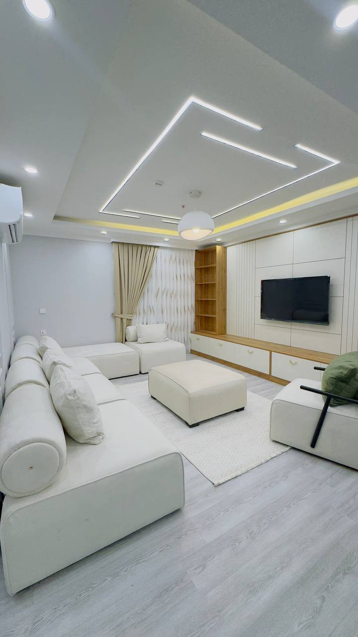 شقة استثماریة #للبیع
مؤجرة ب $550 , مقدمة ثلاث اشهر
غرفة و صالة ، مساحة 90 متر 
طابق 13 ، واجهە امبایر 
مجمع واو تاورز 
اربیل ، شارع 100 متر ، مقابل جامعە جیهان 
للتواصل : ***********
للتواصل 0750 444 7409
