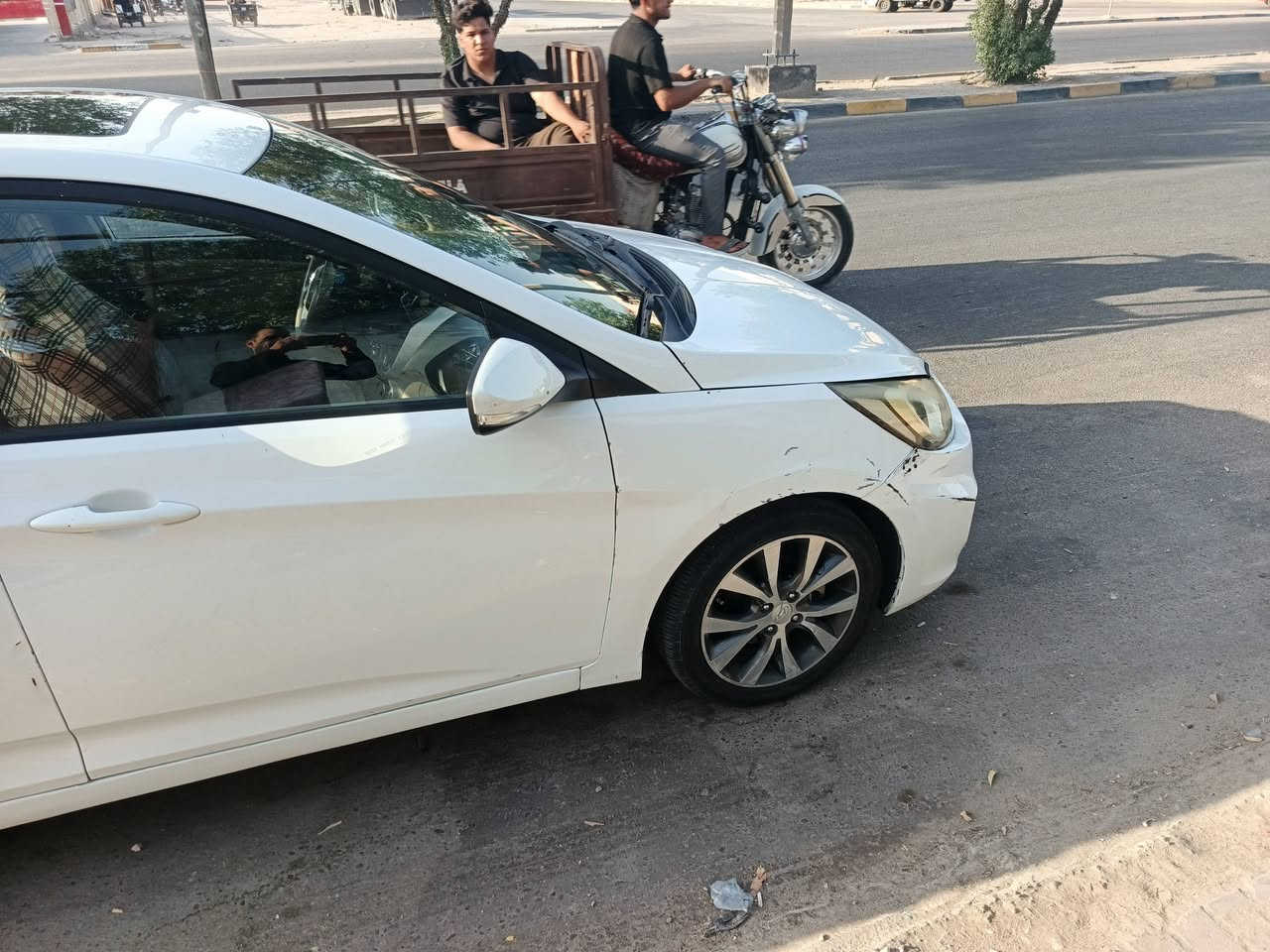 السلام عليكم للبيع موديل ٢٠١٥فول مواصفات بيه ٤قطع وجف بالشاصي صوب اليمنه اتصال***********مكان نجف@
