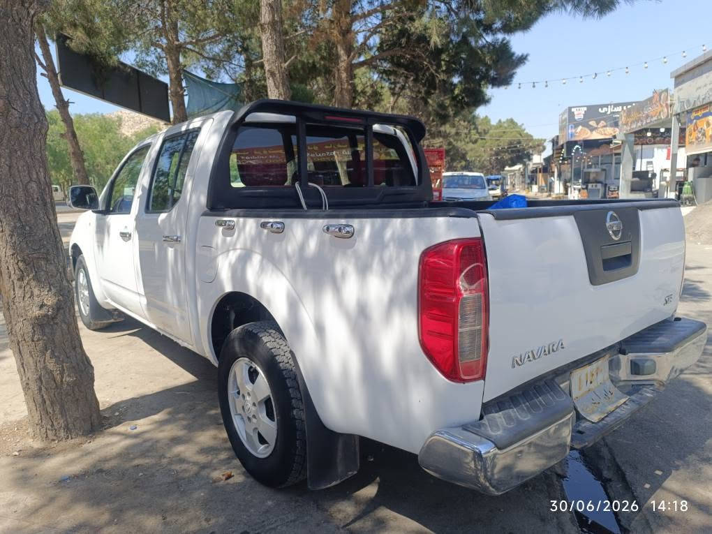 Nissan navara 2009
3 پەڵە بۆیاخی هەیە  گێڕ و مەکینە بەشەرت کێشەی نییە  
سەنەوی 5 مانگی ماوە بەسەر بچێت 
*********** السليمانية, العراق
