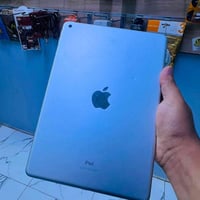 آيباد ٩ • ٦٤ • ضربة بالگلاس
