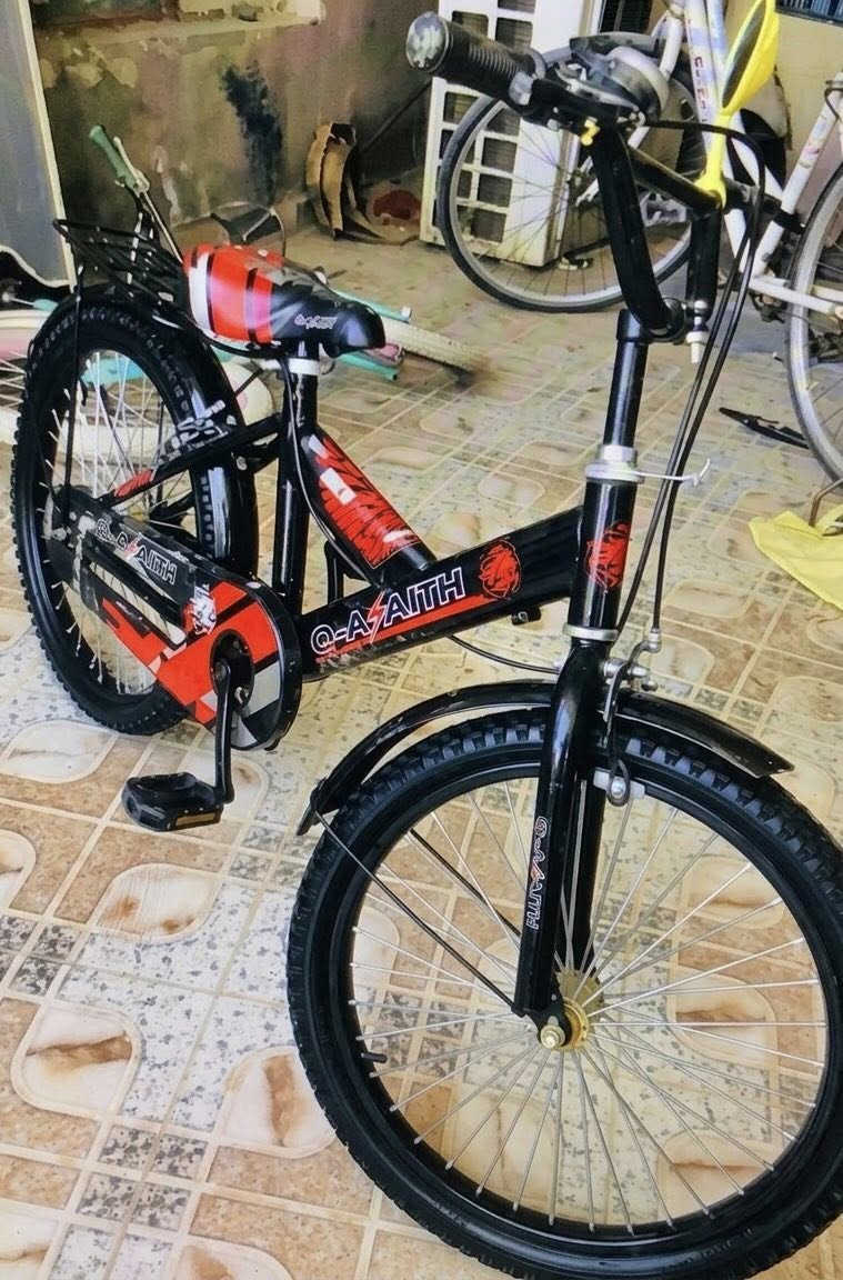 بيسكلات اثنين للبيع (بحالة ممتازة ونظافة عالية) 🚲
الاسود حجم 20 سعره 65  وبي مجال 

والسمائي حجم 16 سعره 45 وب مجال 

للتواصل والاستفسار ***********
