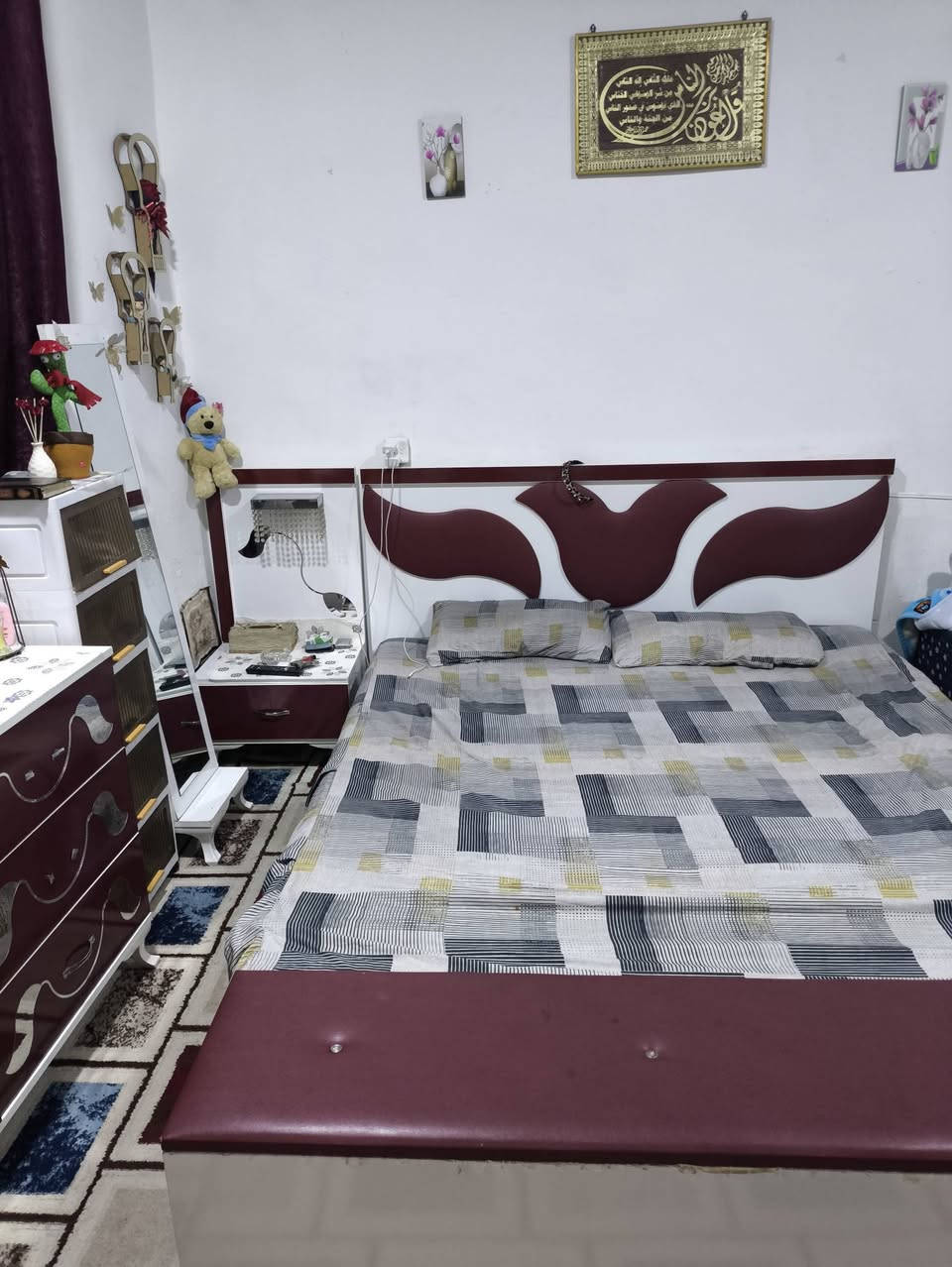غرفه للبيع مستعمله نظيفه اربع قطع السعر 600 فقط هل يريد يراسلني على الواتساب5     ***********
