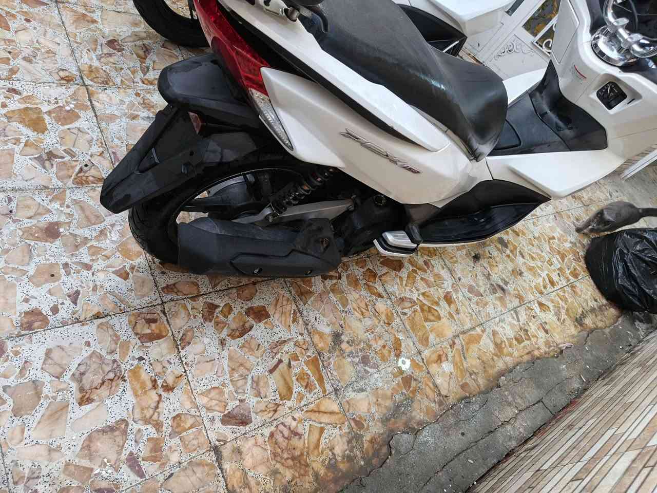 ياباني مكينه اكلجات كفرات كله بلاديه مكينه ١٥٠ أوراق المزاد وعدد سويج اثنين وياهه مكاني بغداد ***********
