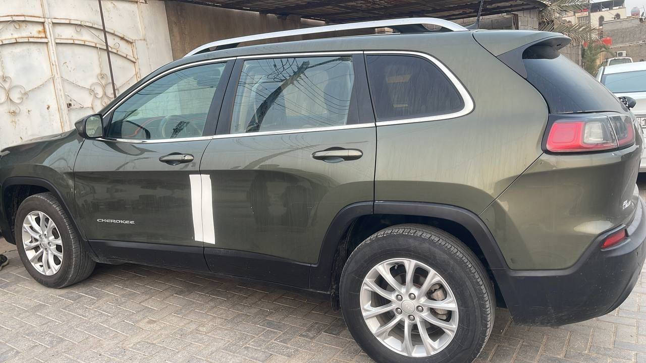 السلام عليكم
جيب لاتيتيود بزون موديل 2019 وارد امريكي 
مكينه كير تبريد جاهزه صور الحادث مرفقه ويه الصور 
العنوان البصره كرمة علي 
***********
