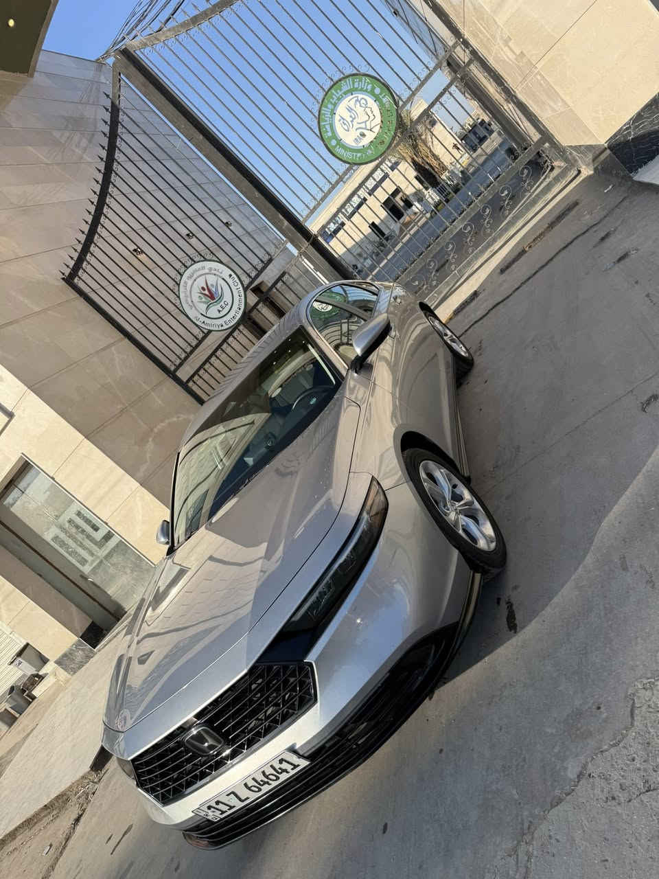 سلام عليكم 
شباب بيع فقط  مستعجل على بيع بسعر مناسب جدا 
الي يحب يتابعني عندي هواي عروض داخل صفحة 
متوفر كماليات هوندا اكورد حديث 
هوندا اكورد بانزين محرك ١٥٠٠ تيربو موديل ٢٠٢٣
حادث خلفي صور سياره مع رقم شاصي مرفق مع المنشور
سعر سياره جدا مناسب وجاهزه للاخير 
148$ قفل بدون تفاوض
مكانه بغداد حي جامعة
***********
