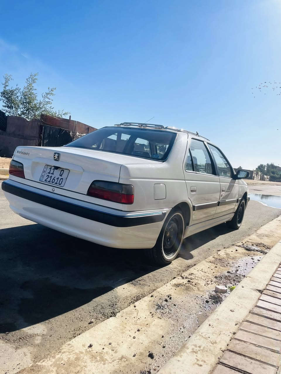 بيجو بارص 2025 ماشية 15 الف رقم بغداد السعر 92 وبيه مجال للشراي للاستفسار الاتصال على الرقم ***********
