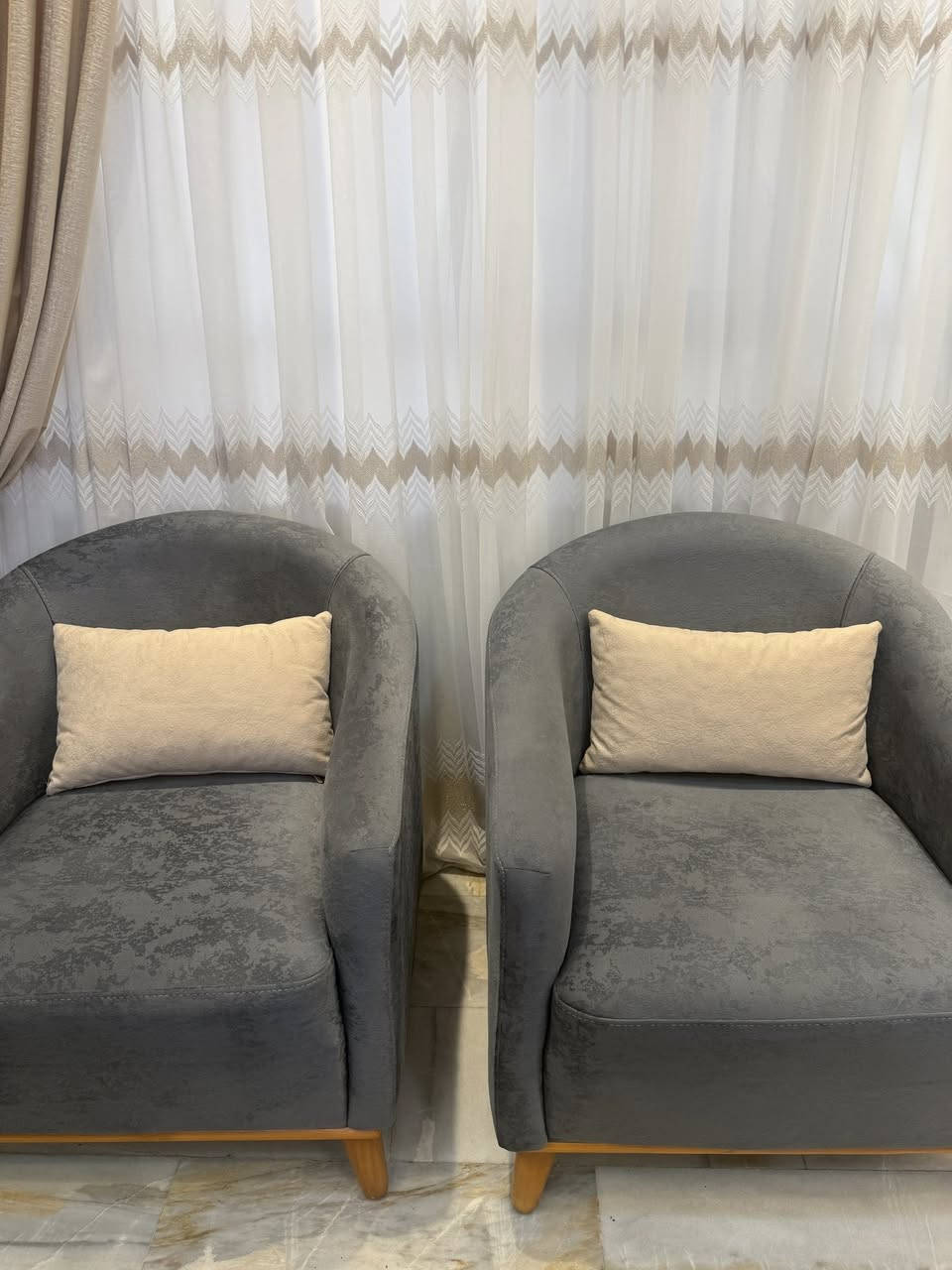 تخم تركي 
8 مقاعد مع طبله و يتحول سرير 
ضمان 5 سنوات
جديد 
سعره 900
للاستفسار ***********
