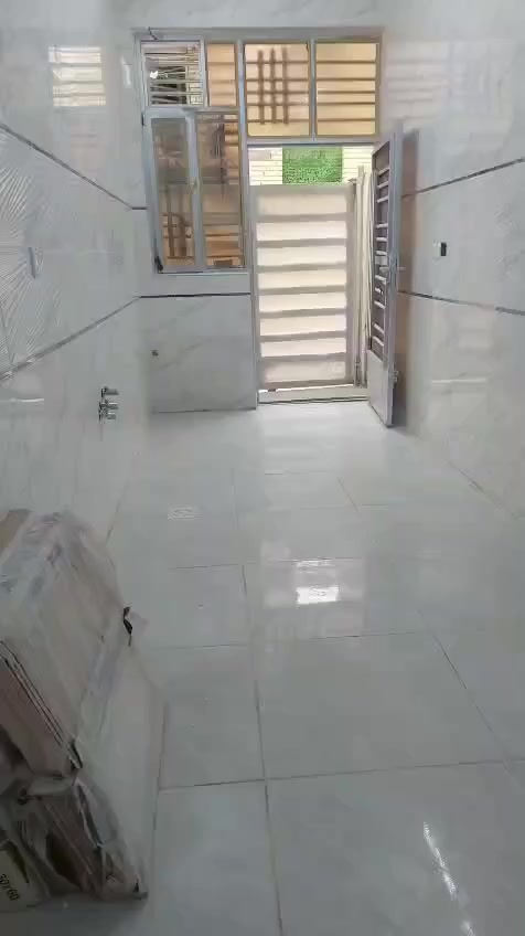 بيت للايجار،، 50 متر بناء جديد،  يتكون من استقبال ومطبخ وخدمات، وغرفة نوم كبيرة،، يقع في منطقة زراعي الشهداء خلف جامع صلاح الدين، مقابيل مجمع حي السلام السكني،  منطقة تبليط وهادئة.


**إذا كنت صاحب هذا الإعلان وتريد حذفه لأي سبب، رجاءا أرسل رسالة إلى الدعم الفني**