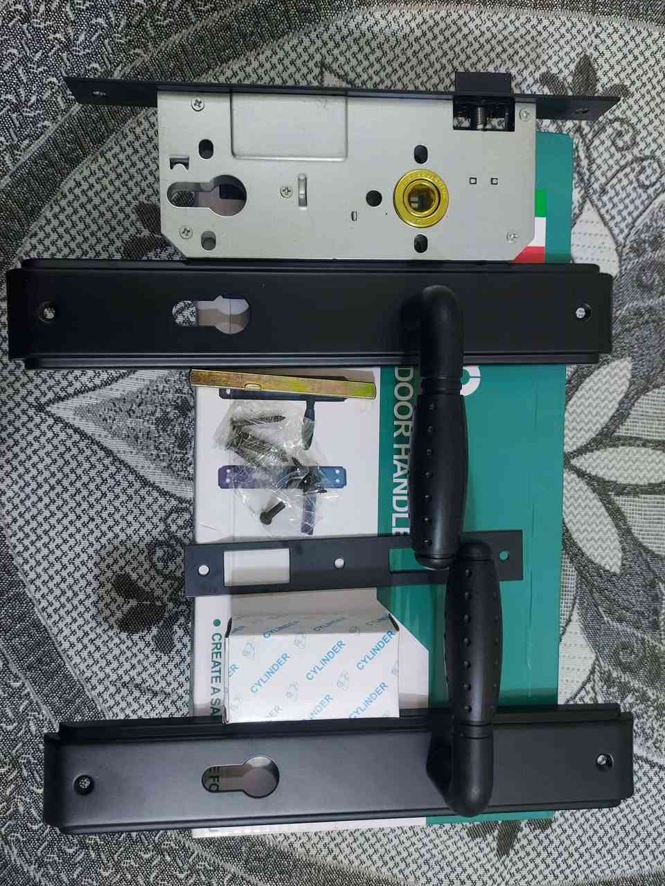 كيلون مال باب اصلي ايطالي 
شركة MARADO 
السعر 13 شامل اجور التوصيل
مكاني بغداد المشتل حي المعلمين 
***********
