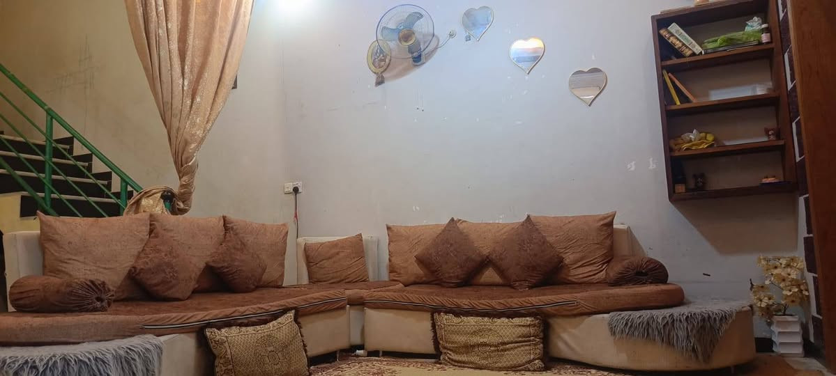 بيت للبيع ١٠٠ متر طابقين
استقبال ومطبخ وغرفتين وصاله و٣ حمامات
منطقة البوبيات عمود 55 داخل الفرع قريب عن الشارع العام 15 متر

للاستفسار الاتصال مراسلة ⁨مراسلة ⁨***********⁩ كربلاء, العراق
