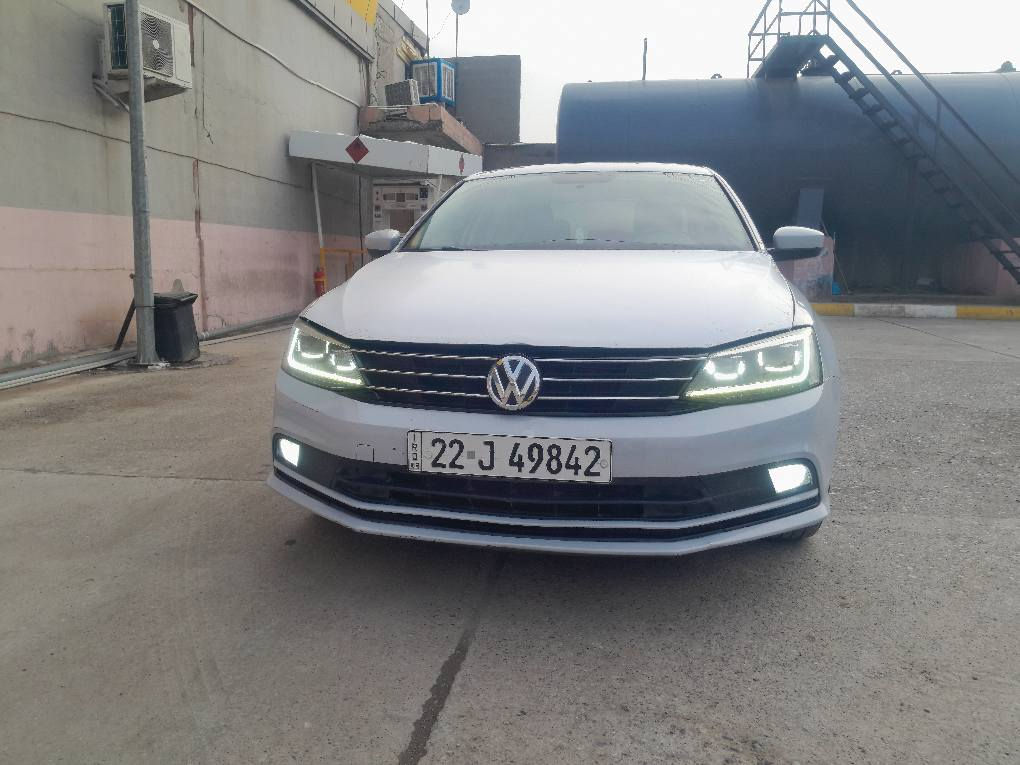 jitta 2017 s مکینە 14 تۆربۆ رەنگ سمنتی کال  
یەک پارچەو پەلەیەکی هەیە دۆسەکەشی دوو بست  pdr
73 مایل رۆیشتووە گێڕو مکینەو تبرید بەناو کردن غرامە هەمووی بە شەرت 122 مەجالێکی برایانە ژینگەو ڕێگاو بانی 2028
*********** شوێن هەولێر أربيل, العراق
