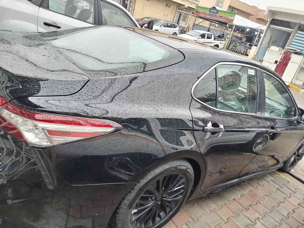 كامري ٢٠١٨ se بلاك اديشن
حادثه فقط بنيد
رقم اربيل تحويل مباشر
مواصفاته
شفتات ستيرن وكشن جلد وكهرباء
السياره مال جناي بالعافيه ع الياخذه
ماشيه ٨٦ فقط
***********
 
السعر ١٧٣ وبيه مجال
مكان السياره الانبار هيت او رمادي
