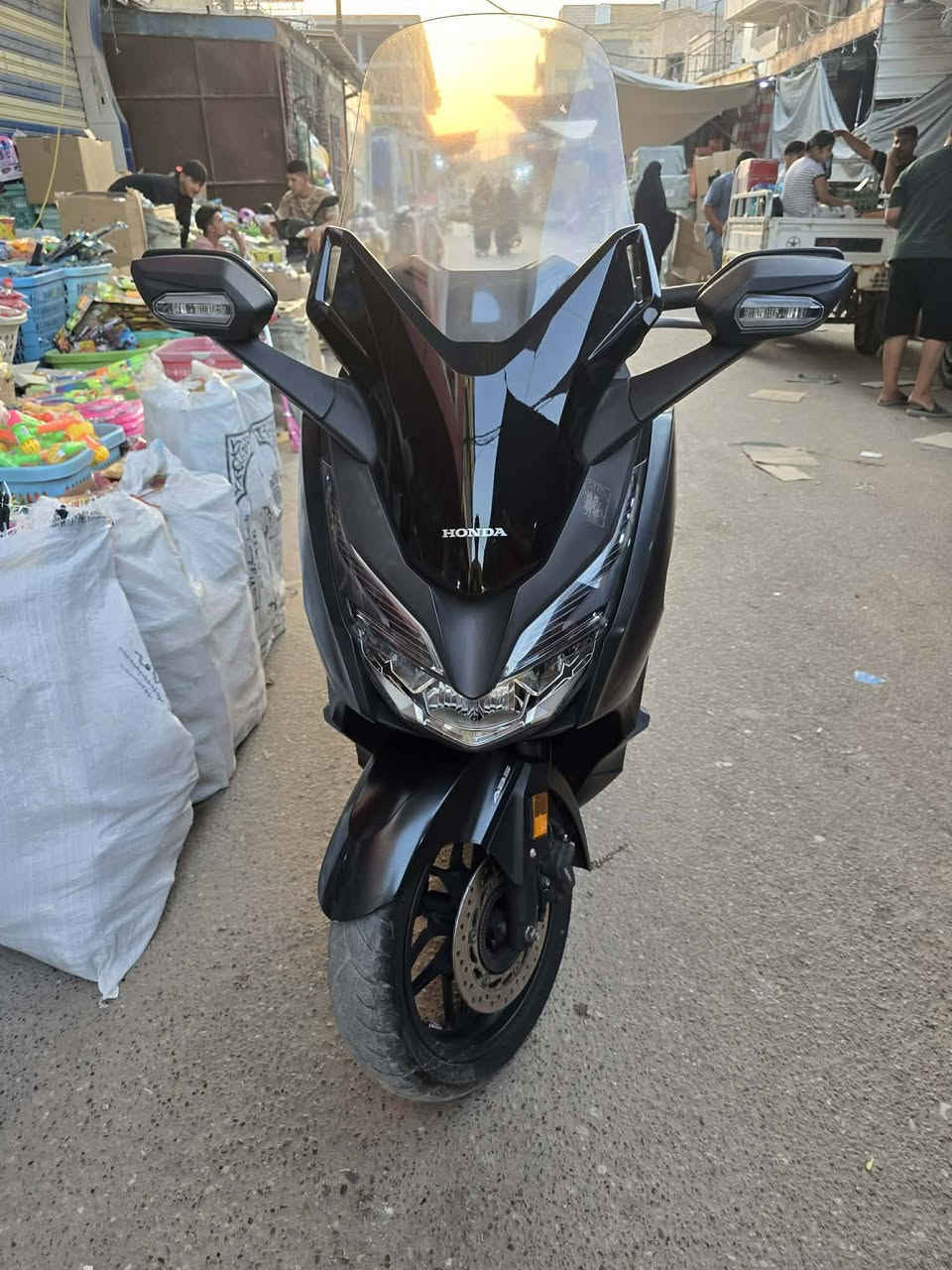 يا الله سلام عليكم فورزه 0/13 حديث  مكفوله بعدهي  بحالت الوكاله نازله من رمبه قبل كم شهر طلعت من رمبه  ماشيه 16الف /وهسه بل 20الف/الجامه اكترونيه تصعد وتنزل مرايات تنفتح وتنطبك وبعد بيها مواصفات  اخذتها 37 ورقه وهسه رايدها 28 وبيها مجال شراي اتصل *********** /مكاني ناصريه مركز وبخدمت شراي
