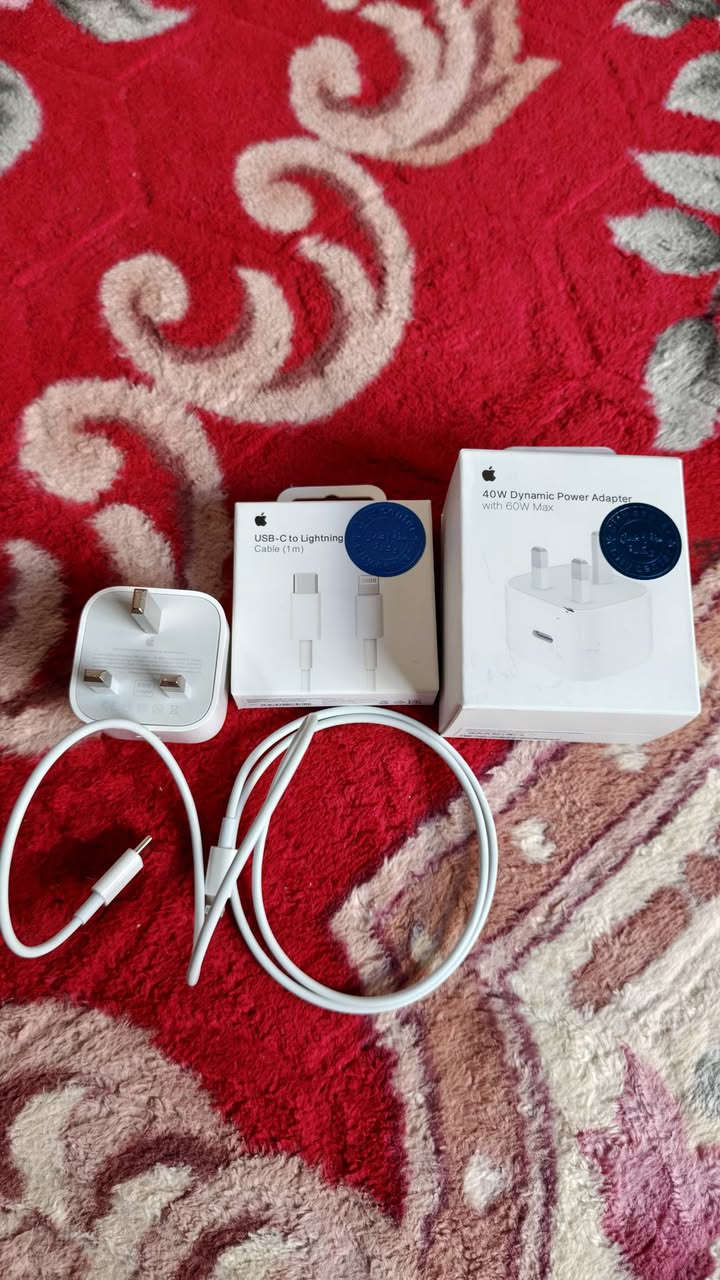 شاحنة وكيبل ايفون اصليات شرط مستخدمات يومين بس
سعرهن ٢٥ ألف شاحنة تكنو كامون ٤٠ برو اصلية مال جهاز سعرها سبع تالاف


**إذا كنت صاحب هذا الإعلان وتريد حذفه لأي سبب، رجاءا أرسل رسالة إلى الدعم الفني**