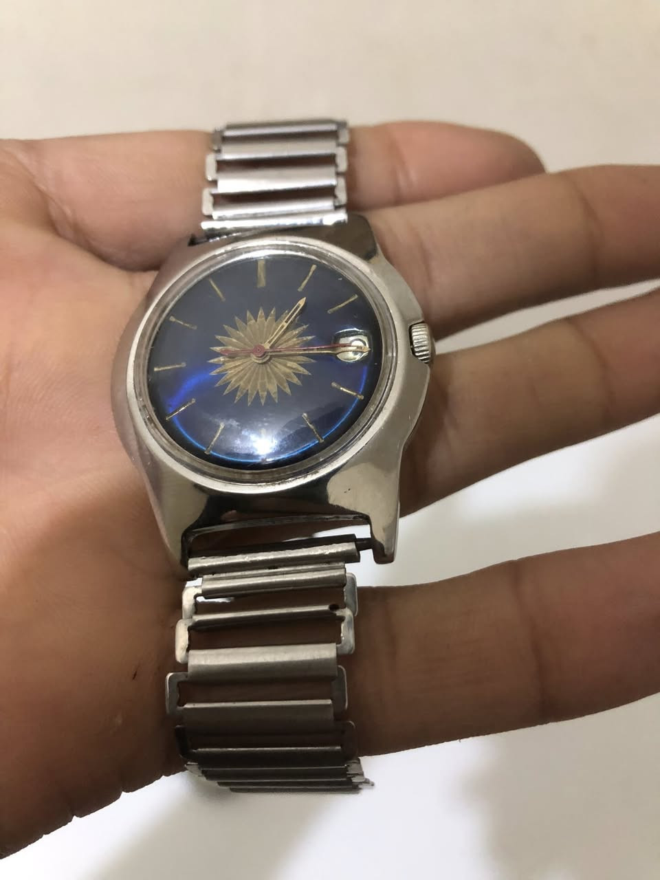 السلام عليكم ساعاتي اورينت شغاله بس مو نضيفه والوستن الزركة تشتغل وتوكف والسيكو تشتغل وتوكف والباقي مايشتغلن ابيعهن كلهن الوحده ب٢٥ ***********
