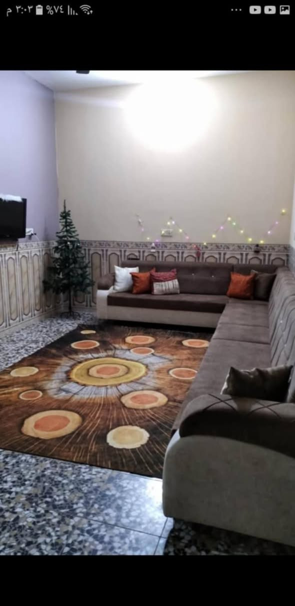 بيت 200متر  طابق ونص 3غرف+2حمام+مطابخ2بارد وحار  للبيع النهروان منطقة 7الاف شارع المستشفى بالفرع مال جامع الامام علي للاستفسار 
واتساب:***********
اسيا:***********
