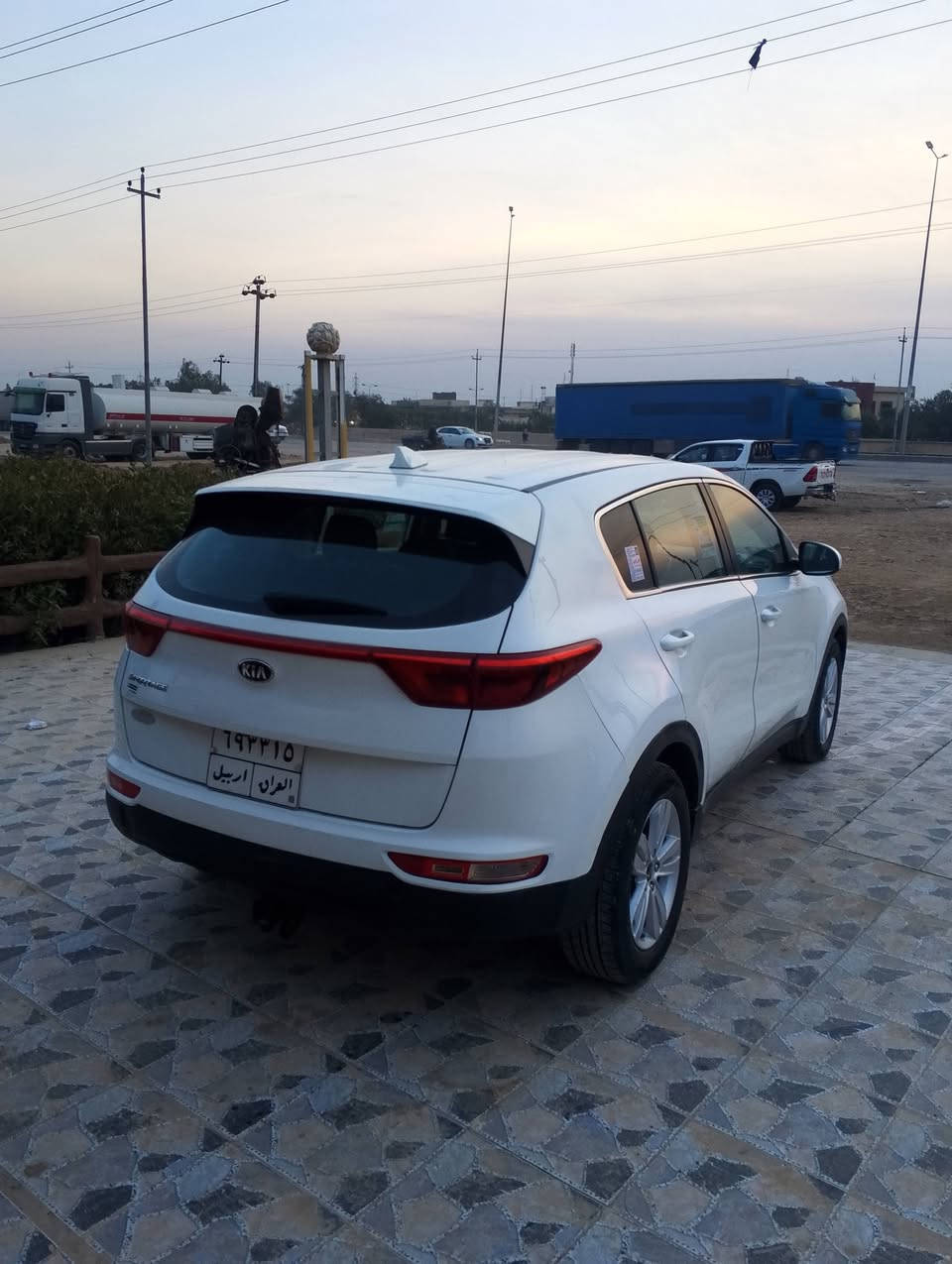 السلام عليكم سبورتج للبيع موديل 2019 سياره جديده مكينه وكير كفاله سياره تخم تاير جديد تبريد ثلج السياره كلش حلوه وجاهزه زنون السياره ماشيه 83 سياره جاهزه رقم اربيل  سعر130 وبيها مجال المكان واسط العزيزيه رقم الهاتف ***********. 🚘
