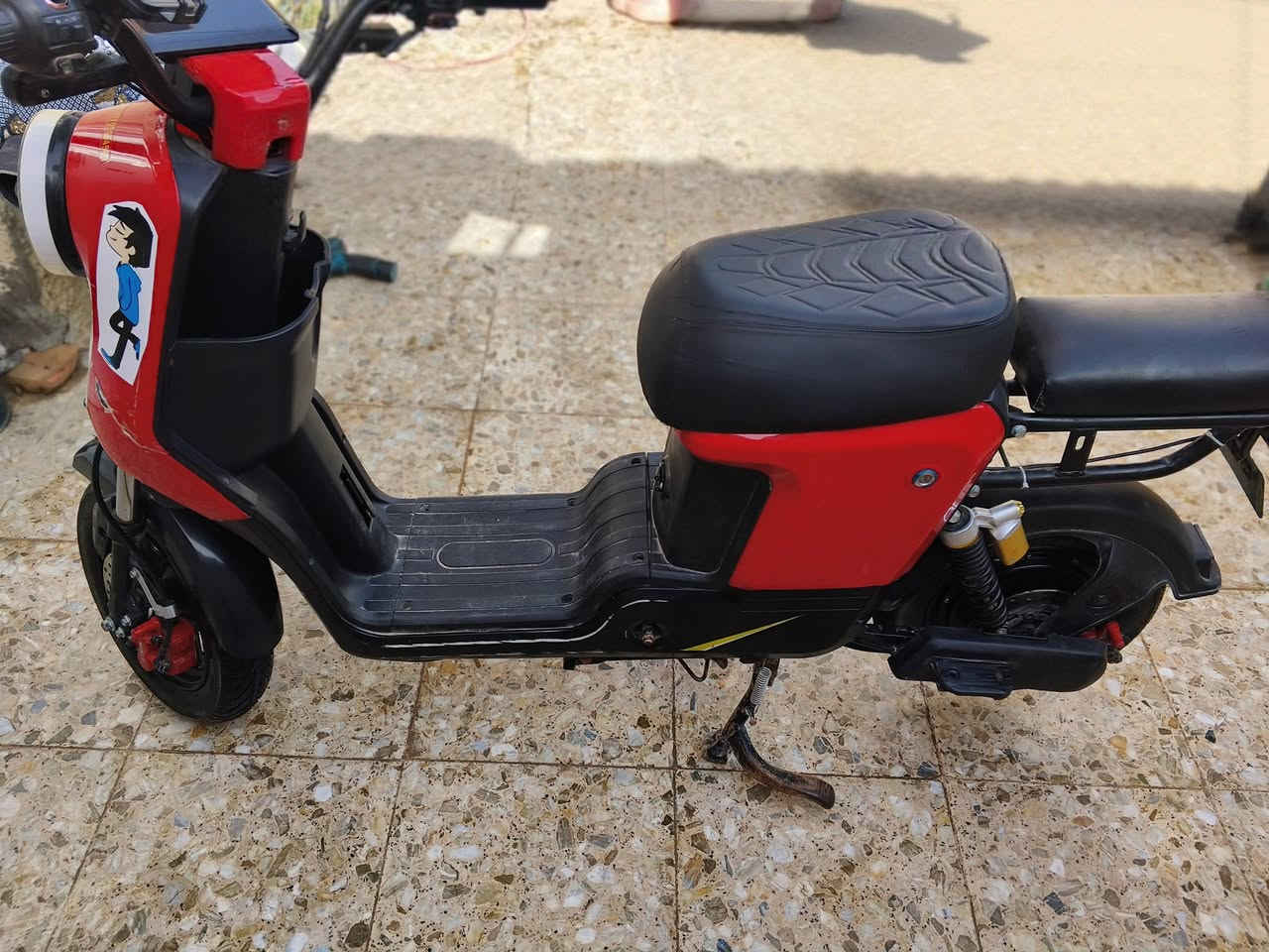 السلام عليكم
دراجه للبيع موديل 2025
بطاريات شبه مستهلكه 
الرقم ***********
السعر 400
العنوان بغداد الشعب 
نوع الدراجه   R9
