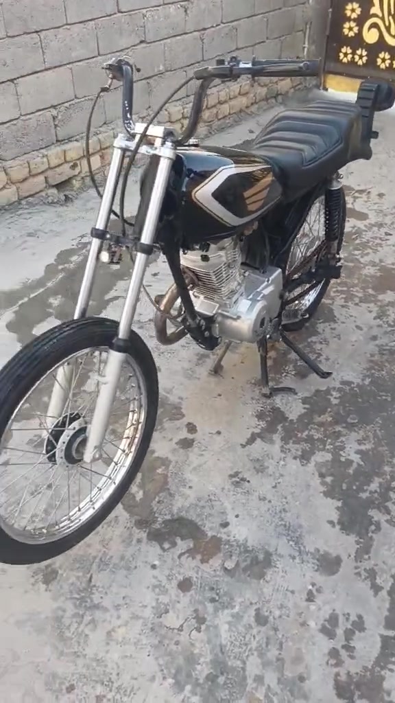 سلام عليكم دراجه للبيع كلك   كلك محرك رابيدو المحرك 25والغراض 26دراجه صاروخ 🚀🚀 وبطله مامفتوح بيه برغي المكان بل  قاسم والسعر خاص


**إذا كنت صاحب هذا الإعلان وتريد حذفه لأي سبب، رجاءا أرسل رسالة إلى الدعم الفني**