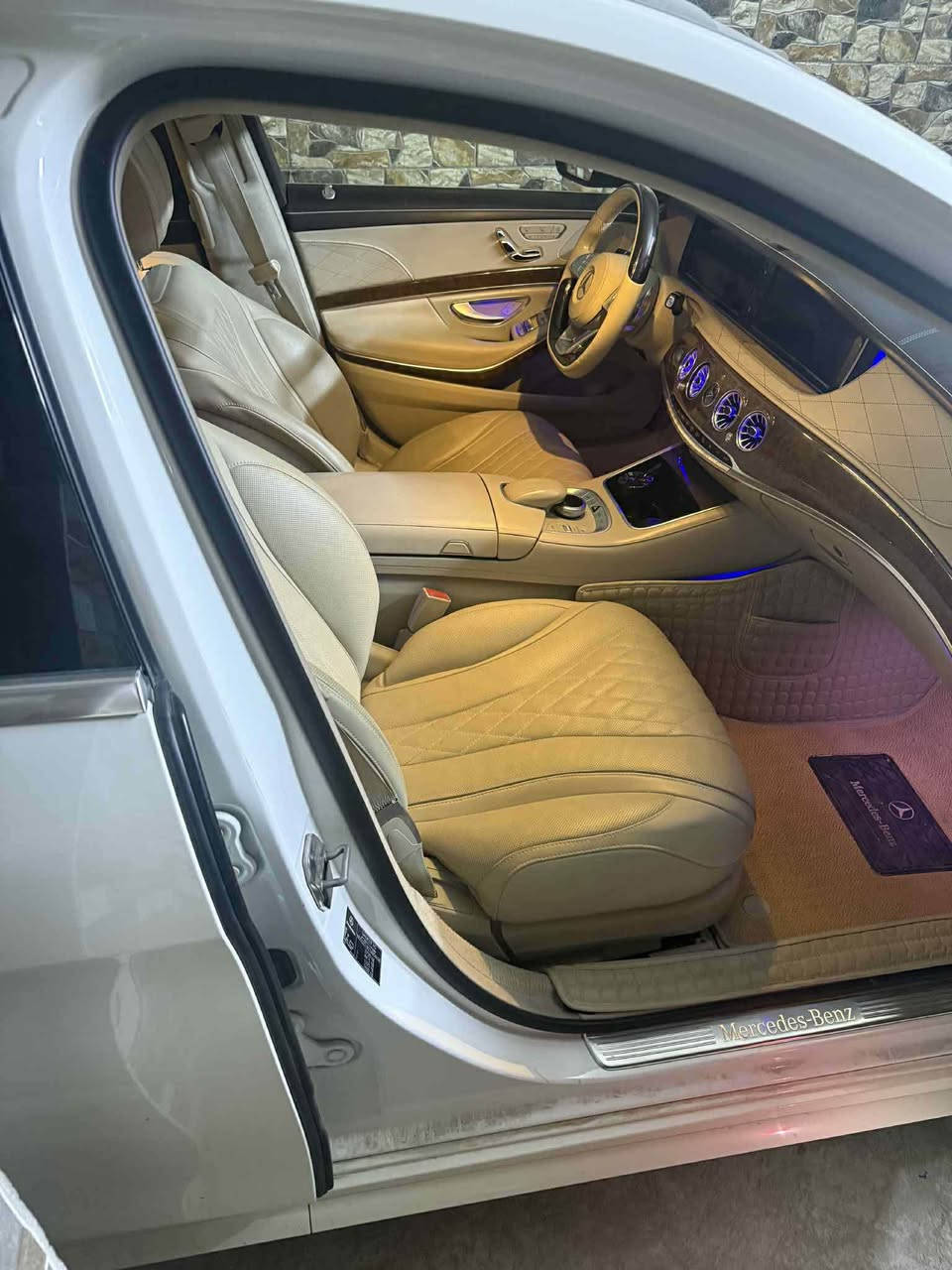 اس كلاس ٥٠٠ موديل ٢٠١٤ خليجية ٤ فصوص ٥ بردات كشنات كهرباء وتبريد وتدفئة ومساج رادارات ٣ شاشات بيبان شفط جنطة شفط ستيرن كهرباء وباقي التفاصيل معروفة تخم تاير السيارة جاهزة برغي مابيهه نقص السعر 345 
*********** بغداد, العراق
