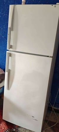 ثلاجة حجم كبير بعدها جديدة سعر 350 رقمي 07731991728