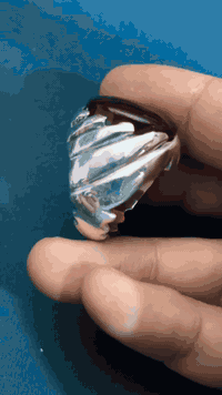 عقيق يماني كرزي   السعر مع التوصيل ١٢٥ الف   للتواصل 07711137123