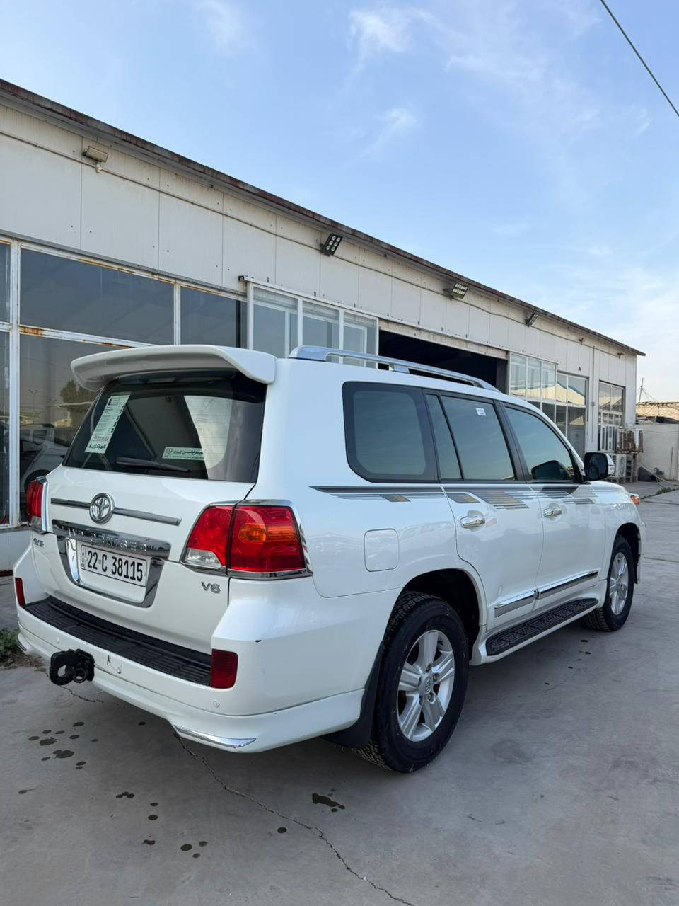 السلام عليكم شباب  
لاندكروز13 
بريم اصل
السياره مكفوله من الصبغ والتبديل مكفول كفاله عامه  
ماشيه 200الف
رقم بغداد  ومكانها بغداد   
تحويل ثاني يوم السياره باسمي شخصيا 
السياره جديده بشكل وبالعافيه الي تصير من نصيبه
سويتلها سيرفس كامل وتخم تاير جديد وحداديه جديده  سعرها 390 وبيها  مجال 
*********** 
بغداد راشديه
