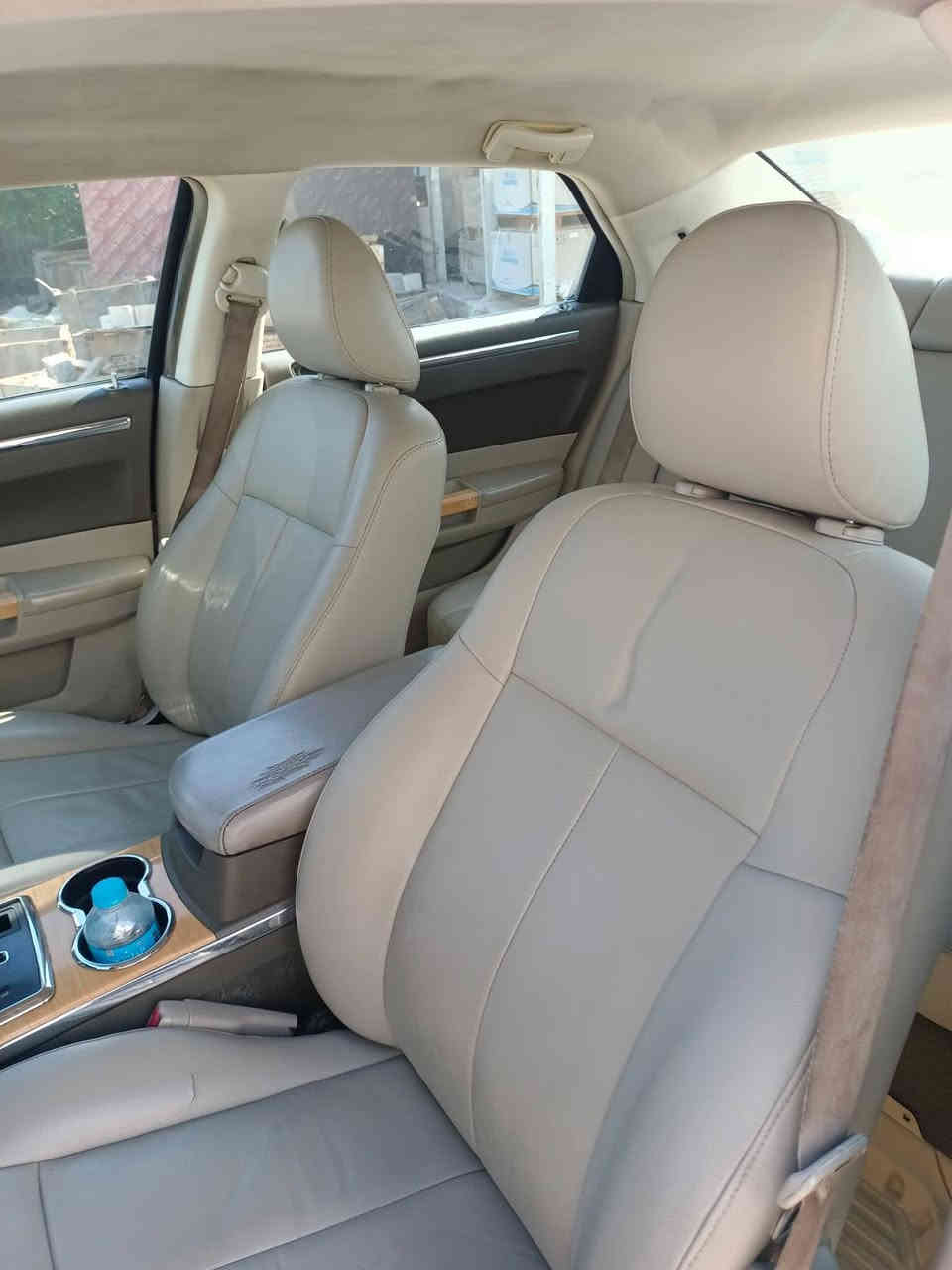 اوباما 2008  مكينه 3500 تخم تاير جديد سياره استعمل شخصي كفاله من ضربه العنوان واسط الكوت سعر 120 وبيه مجال 
***********
