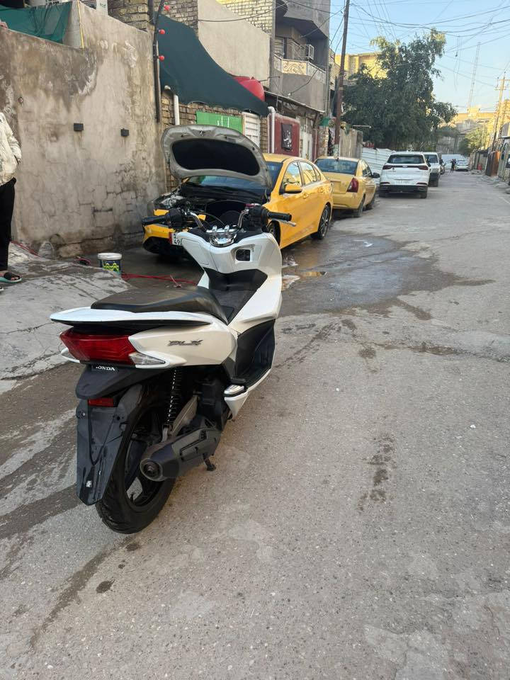 جيل ثاني بي سي اكس موديل 18بصمه ياباني  الدراجه بلادية ما ملعوب بيها حساس ازدحام وستان كهربائي يدات تتفئة كلها شغاله  سعرها مليون و750وبيها مجال ***********بغداد ام الكبر والغزلان
