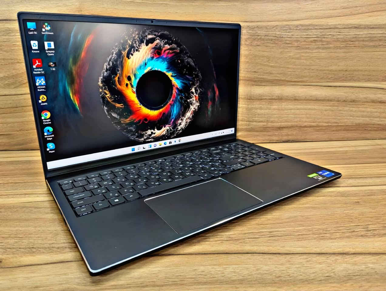 السلام عليكم
لابتوب كيمنك للبيع 
لابتوب Dell Vostro 7620    (جيل الحادي عشر) للبيع 
المعالج core i7 -11800H (الجيل حادي عشر)
الرام  (ddr4)  حجم 16GB  قابل للتطوير
الهارد (Ssd) 512 ssd  m.2  اللي يعتبر من اسرع انواع الهاردات 
كرت الشاشة الخارجي (Nvidia Geforce RTX 3050 ) حجم 4 كيكا 
الشاشه حجم 16.0 انج ضد التوهج  والانعكاس 
نظافة تصل الى 98% 
باتري ليثيوم 6 خلايا شحن سريع 135 واط وشاحنته الاصليه 
  كيبورد ضوئي لون احمر  ليزري وبيهه منفذ تايب سي ورام وسيم كرت وكامره دقة 1080 الحاسبه مستخدمه شي قليل شخط واحد ‏ مابيه
بطارية 5 ساعات أو اكثر وحسب الاستخدام 
 بطارية قوية 🔋
  ‏وزن الابتوب خفيف ومناسب للتنقل
  ‏+
  ‏هدية 🎁
(ماوس+شاحنة اصلية 135W شحن سريع)
+++
هدية مع الابتوب
3 العاب+لعبة ببجي 120 فريم 
  ‏+
برامج
Microsoft office 2025
AUTOCAD 2025
PHOTOSHOP 2025

وافق ادمن❤️❤️
واتساب ***********‬‏
