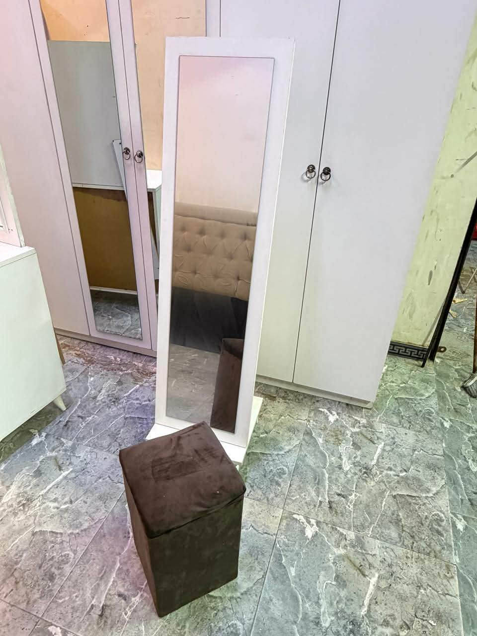 غرفة نوم مستخدمة نضافة 80‎%‎
عدد القطع 7
نضام بيبان 
سعرها 600/550
شد و نقل داخل بغداد مجاني


**إذا كنت صاحب هذا الإعلان وتريد حذفه لأي سبب، رجاءا أرسل رسالة إلى الدعم الفني**