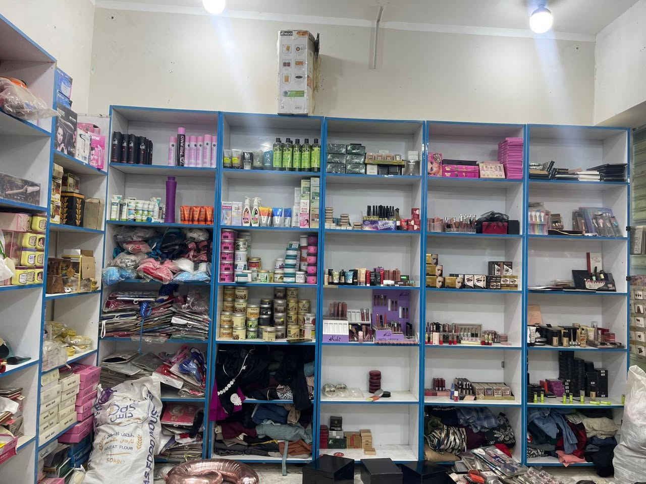 مساء الخير
رفوف للبيع ب 150 وبيهن مجال
@إشارة


**إذا كنت صاحب هذا الإعلان وتريد حذفه لأي سبب، رجاءا أرسل رسالة إلى الدعم الفني**