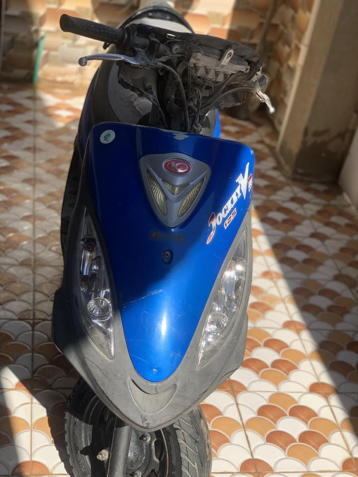 الفجر

2011 محرك ١٢٥  شغاله نقصها تاير خلفي وكفر لايت امامي فقط 

ابيع كوم حديد لحد يكلي شبيها 

*********** بي واتساب
