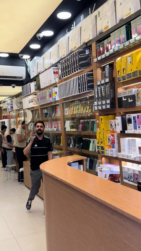 ومركزنا راح يراوسك جهازك القديم بي جهاز تختار  مركز ابل ستور كل الهواتف ‏ Apple store ‏‎✅ ابل ستور المركز الاول في عالم الهواتف و اكسسوارتها ‏‎ مركز معتمد لدى جميع الوكالات الرسميه ‏‎ 🌹جميع استفساراتكم خاص وتدللوون🌹 ‏‎✅الثقه مصدر نجاحنا✅ ‏‎المركز مفتوح يومياً ‏‎من ال 9 صباحا حتى ال 12 مساءا ‏‎أو الاتصال بهاتف خدمة الزبائن ‏‎وت ساب/ تلگرام  *********** ‏‭0783 594 9472‬ ‏‎العنوان : البصرة شارع الجزائر🛣 مقابل الخيمه🏢 قريب مطعم كناري سابقاً ⛺️  ‏‎لخدمة التوصيل 🚙 ال 🚗 🛵 من  ‏‎9 صباحا حتى ال 12 مساءً ‏‎أو الاتصال بهاتف خدمة الزبائن ‏‎وت ساب/ تلگرام  *********** ‏‭0783 594 9472 
