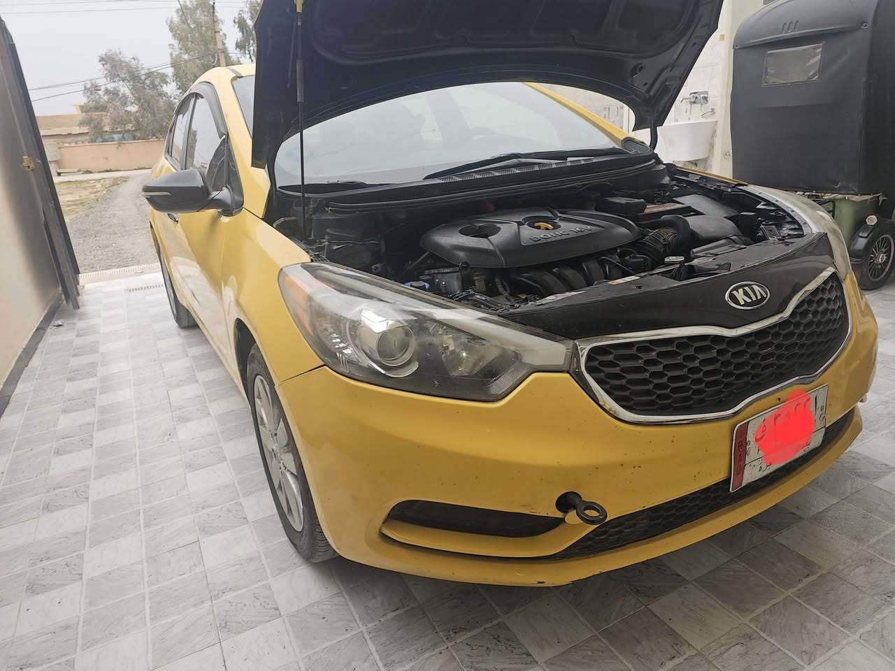 كيا فورتي للبيع 2015 رقم بغداد عنوان ديالى سياره جديده وجاهزه من كلشي كير ومحرك وصدر وتبريد وتخم تاير كله جديد  ماشيه 173 خط جوال *********** ضرر باب الصدر مبدل
