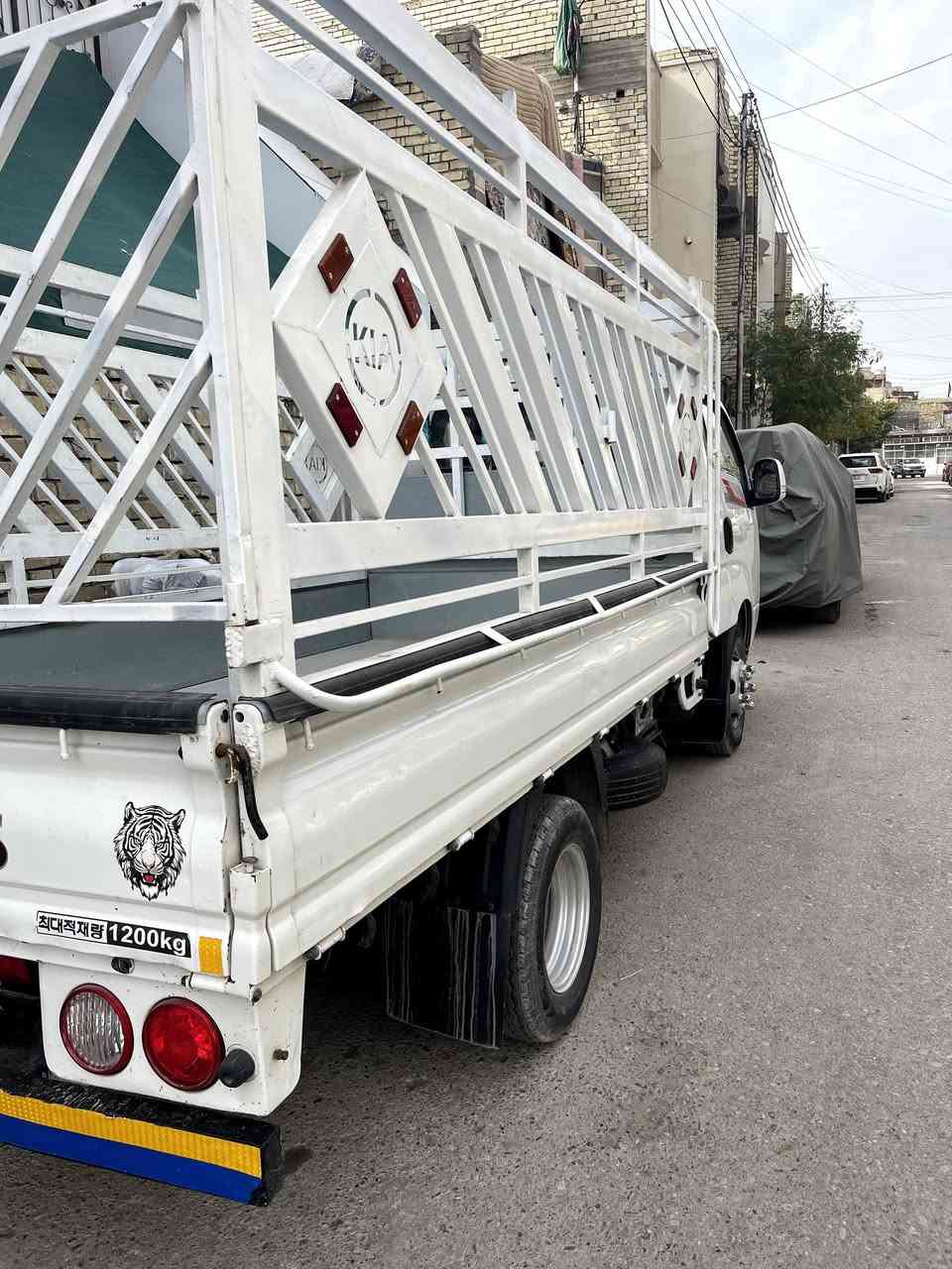 السلام عليكم للبيع كيا فحل 2019 رقم بغداد مسكر 7كير كفاله عامه محجر بيها سياره جديدة وبلعافيه ع الياخذها مكان بغداد اتصل واني خادم لطيبين ***********
