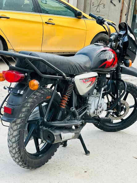 دراجة بوكسر 2021 مسجله 22 مكفولة من الضربه والشاصي مكفول كهربائيات كله شغاله بس المكينة بيها خيط تبخير بسيط جدا مرقمه شرط التحويل مكاني بغداد المشتل شارع المطبك السعر مليونين وبيها مجال بسيط جدا رجاءا رجاءا رجاءا الي ما يعجبه السعر يعبر المنشور رقم *********** ورقم الواتساب ***********
