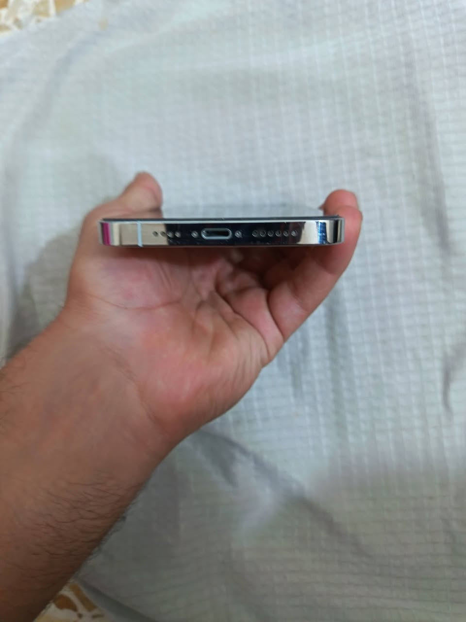 ايفون 13 برو ماكس ذاكره 256 شرق اوسط جهاز ما مفتوح بطاريه 79 سعره 750 بي مجال لون ابيض رقم للتواصل ***********
